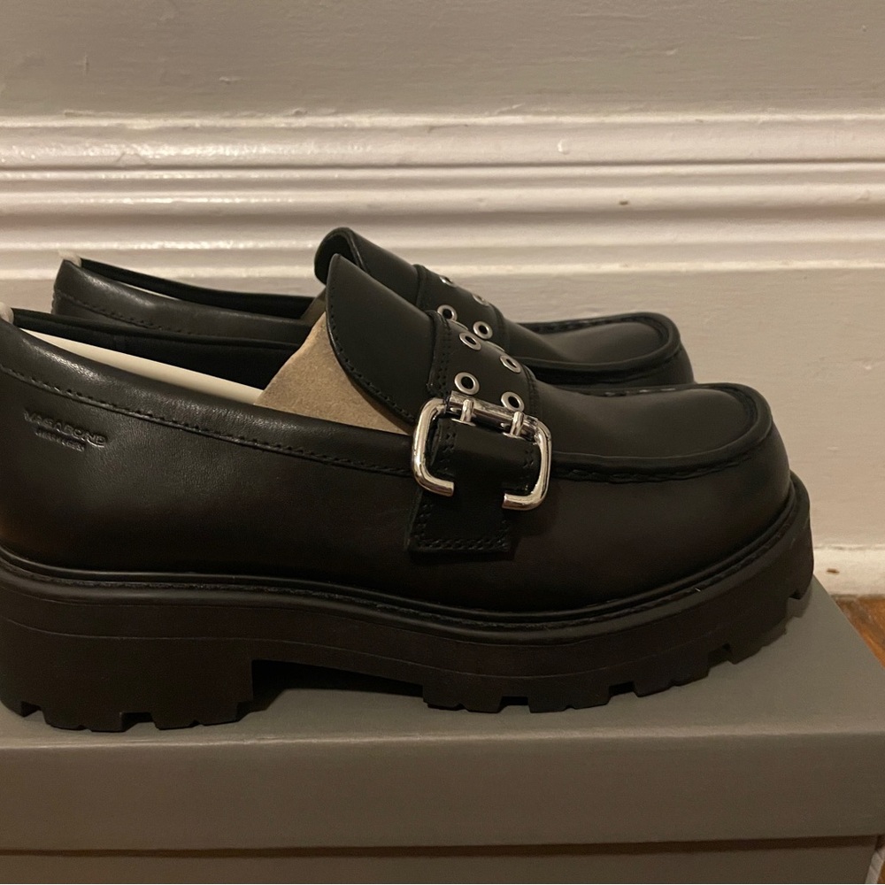 Vagabond Cosmo 2.0 Black Leather Chunky Loafers with Studs - Picture 5 of 6